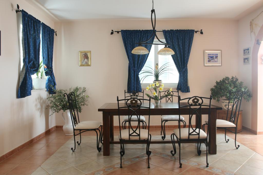 Apartment Parlov Rogoznica  Ruang foto